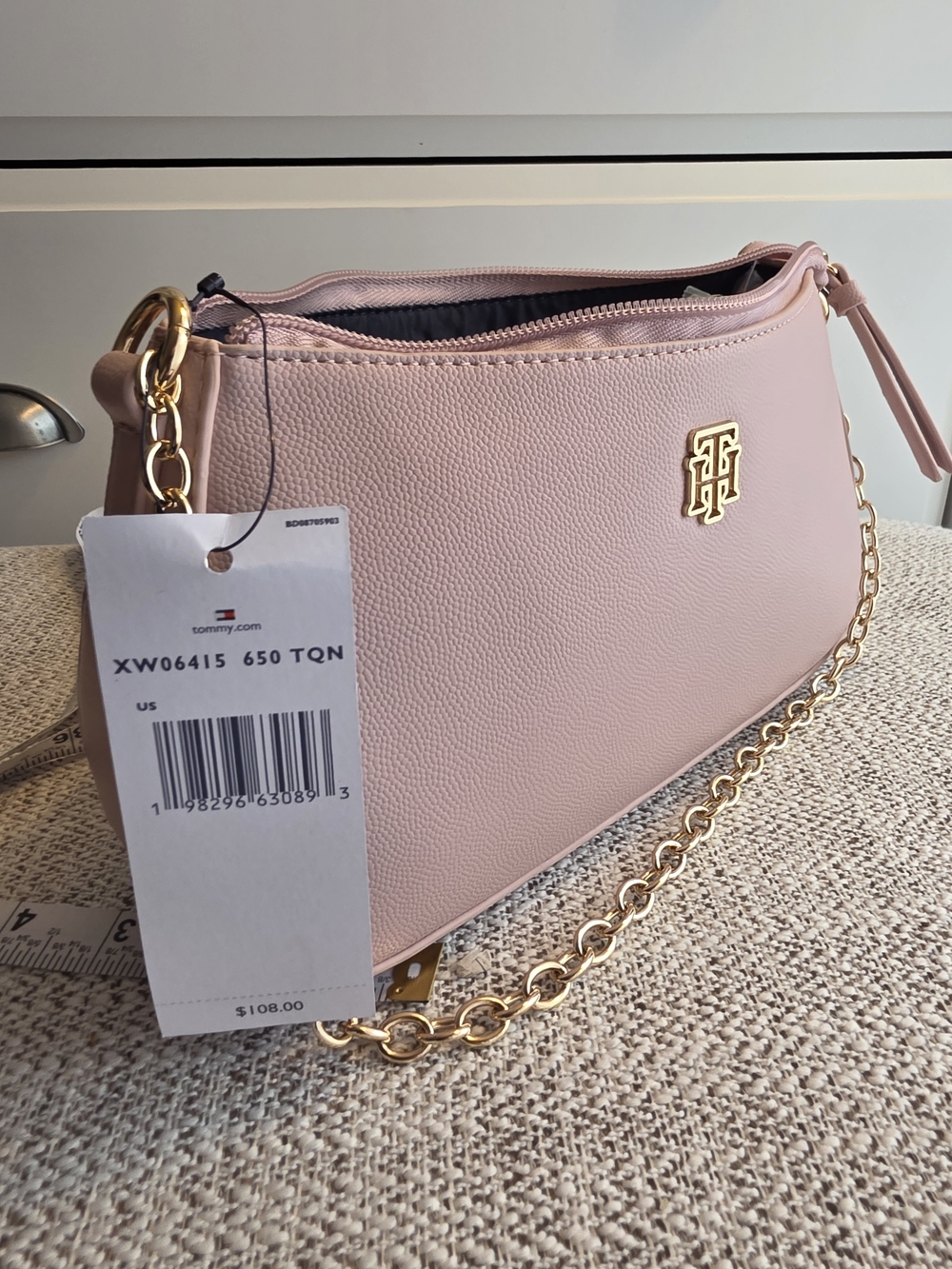 Tommy Hilfiger Pink Chain Shoulder Bag - Picture 8 of 9